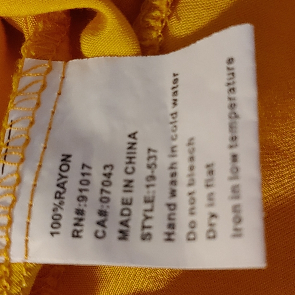 Solitaire Yellow Button-Down Short Sleeve Top - Picture 6 of 6